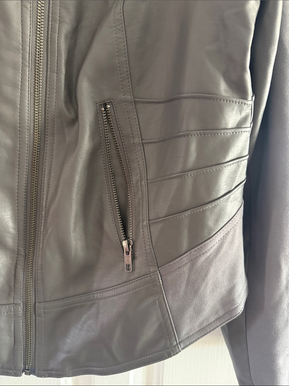 torrid Charcoal Gray Faux Leather Moto Jacket with Knit Sleeves 2X - Picture 3 of 9